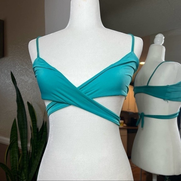 ❤️ LSpace Wrap Chloe Bikini Top - Picture 1 of 6